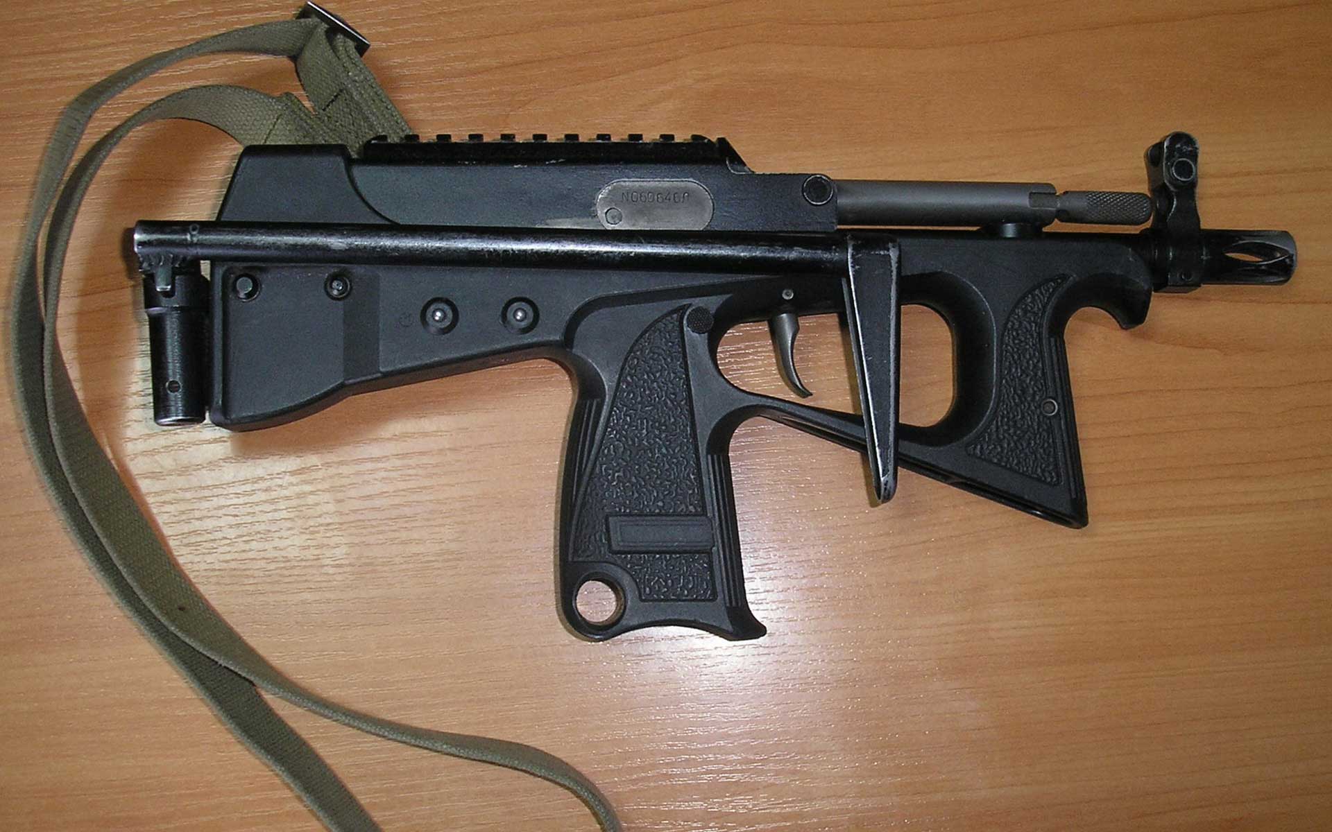 Российский пистолет-пулемёт пп-2000