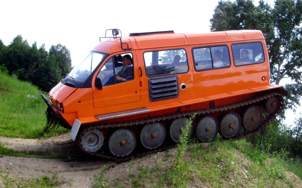 Газ-71 - тягач-вездеход, гусеничный бронированный транспортёр