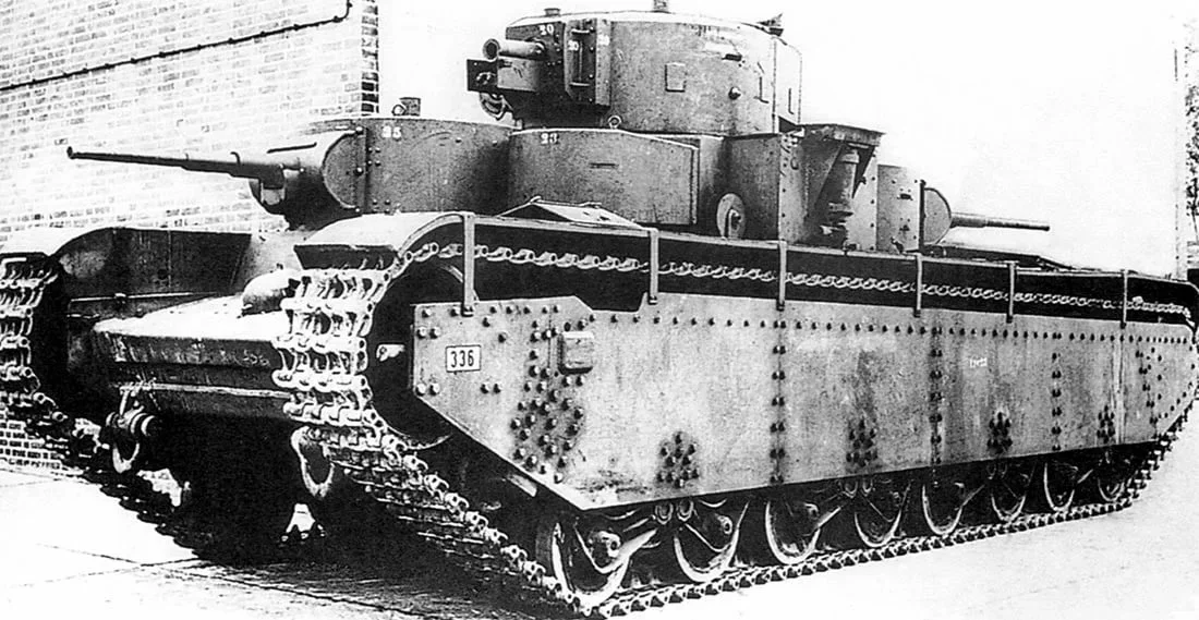 Т-35 - тяжёлый советский танк с пятью башнями