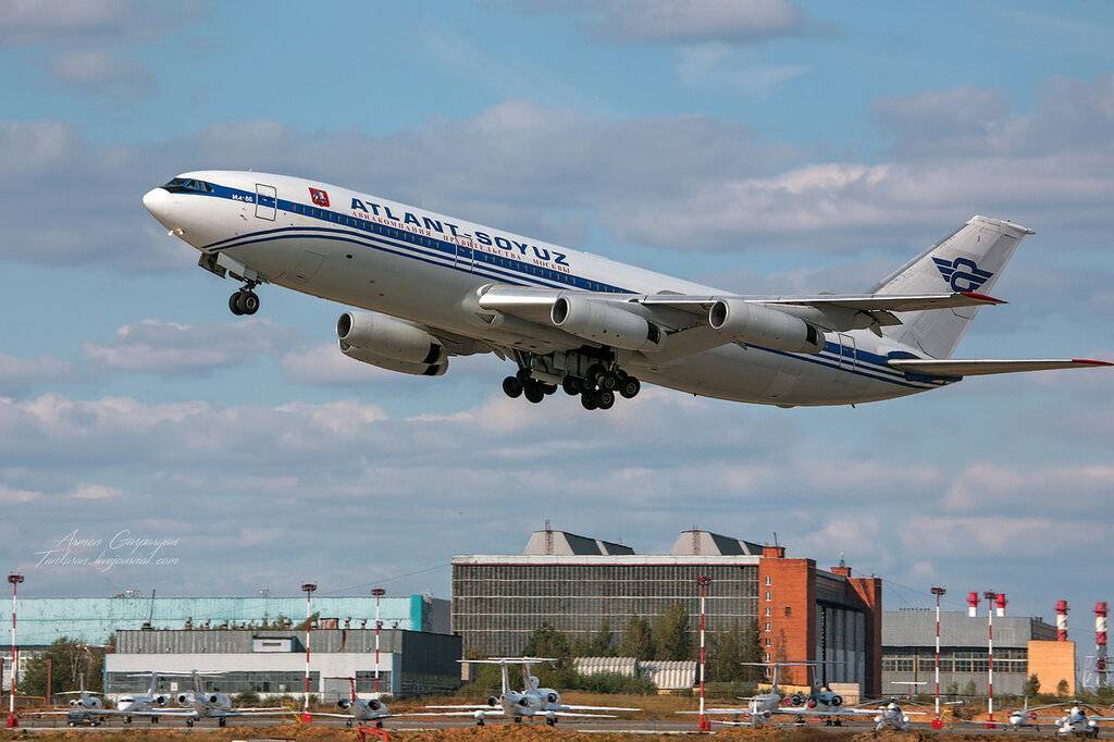Ил-86: схема пассажирского салона самолета, описание конструкции и истории создания