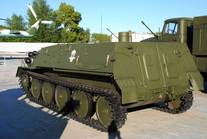 Большая помощь от маленькой машины – советская разведывательная химическая машина РХМ-2С на базе ГТ-МУ