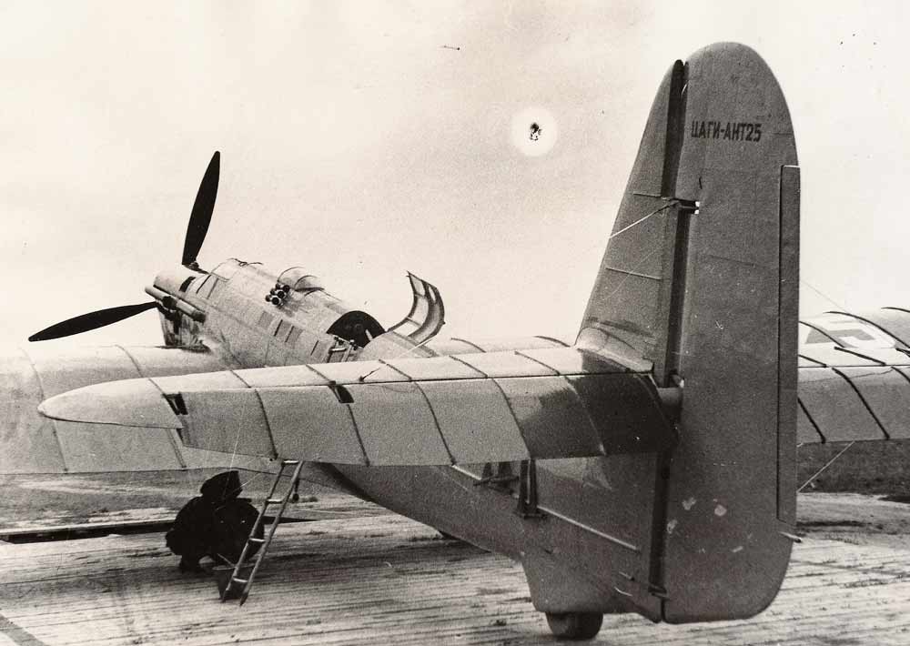 Ант-20 (максим горький): характеристики пассажирского самолета, описание конструкции