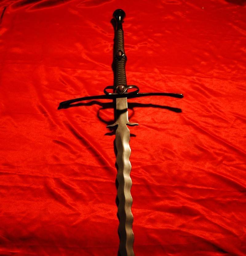 5 самых грозных двуручных мечей средневековья