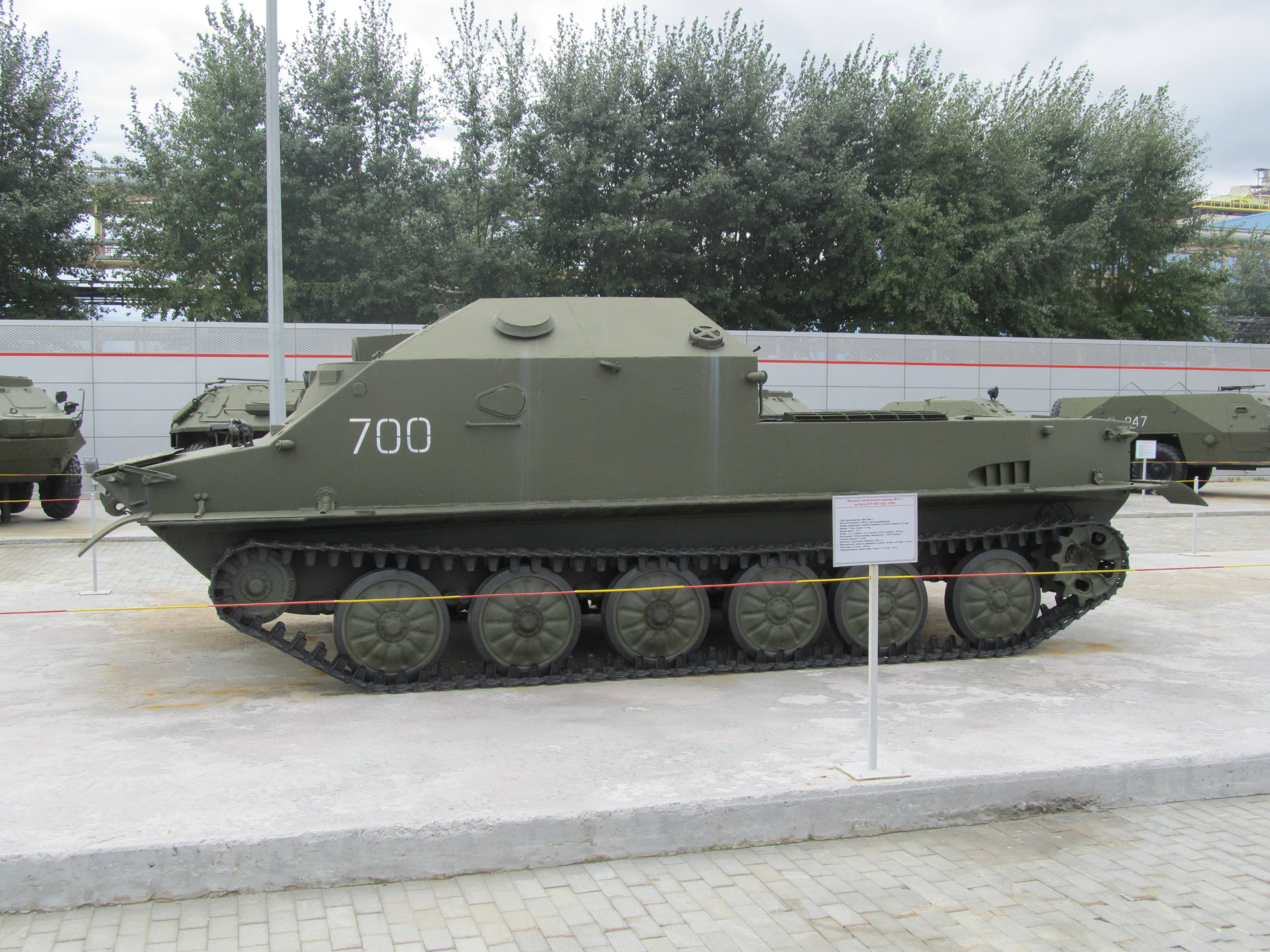 Командно-штабная машина бтр-50пу(объект 750к). обозрение отечественной бронетанковой техники