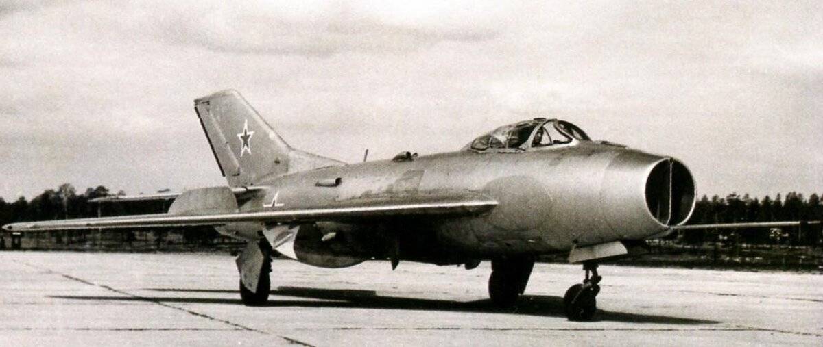 Миг-9 - первый советский истребитель с турбореактивным двигателем - альтернативная история