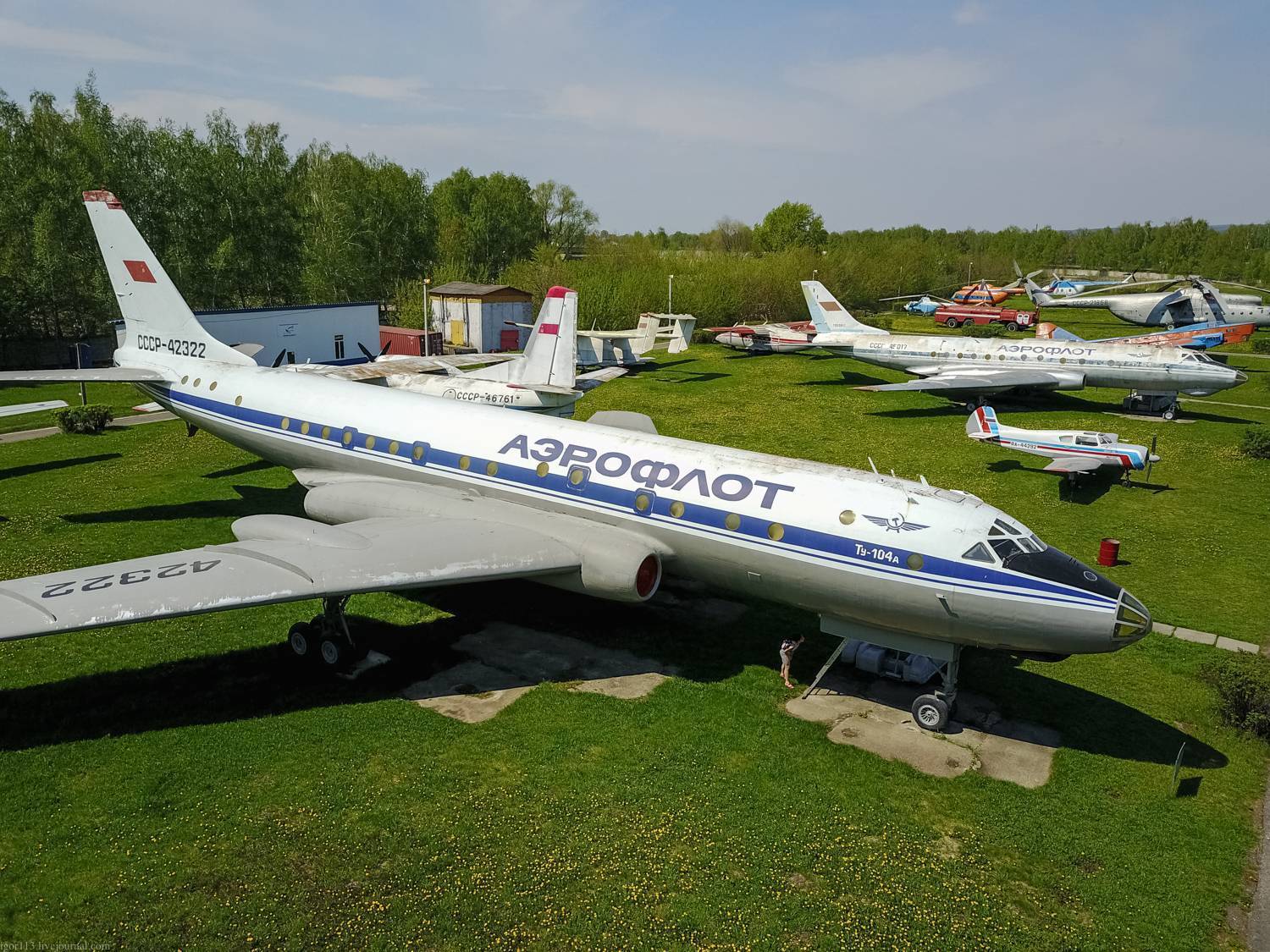 1956, 19 сен. начало регулярных рейсов первого советского реактивного пассажирского самолета ту-104