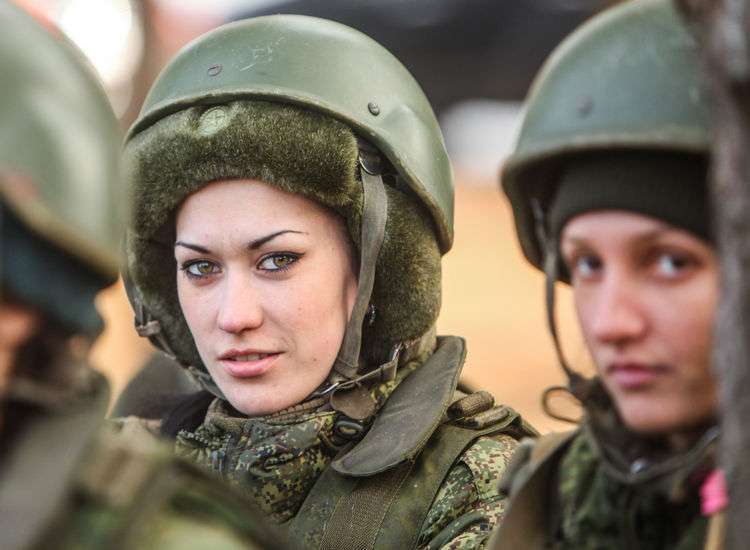 Служба женщин в армии