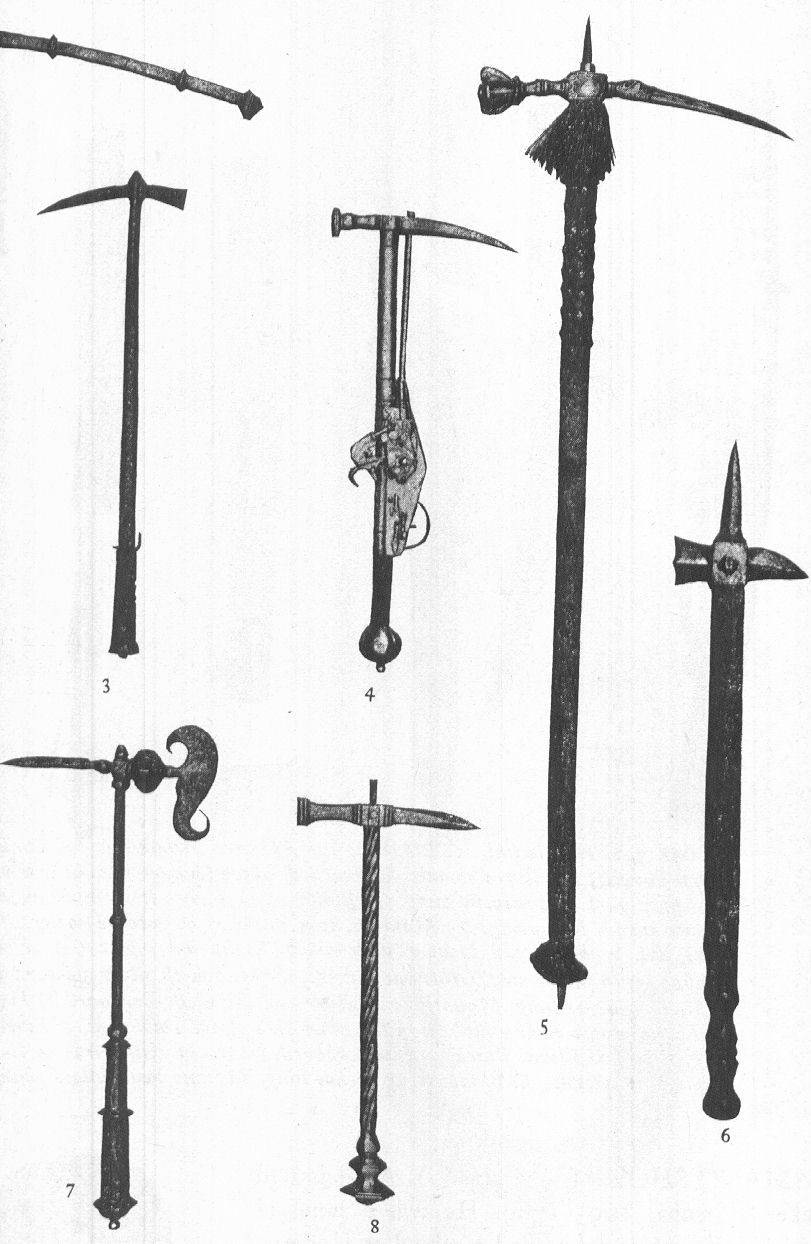 Боевой молот — средневековое древковое дробящее оружие. описание