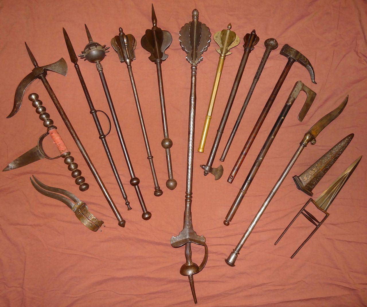 Метательное оружие: старинное ручное, древнее холодное, спортивное, средневековое, индийское, испанское, римское и японское, классификация видов