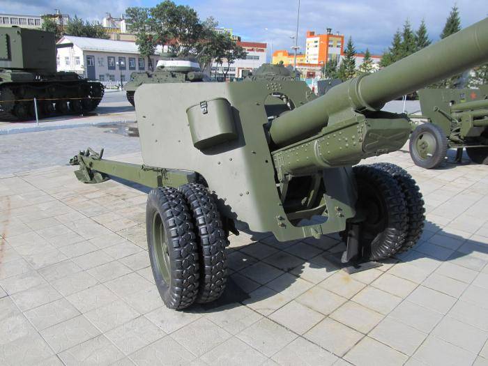 Кувалда против немецких тяжелых танков – советская 100-мм полевая пушка БС-3 1944 года