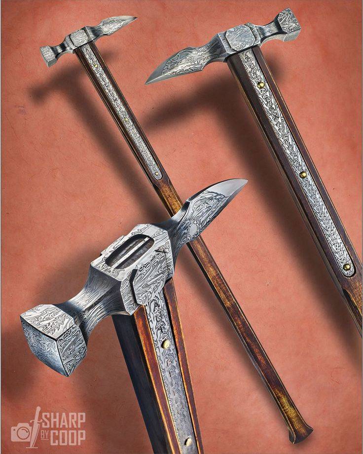 Боевой молот - древнее оружие, описание, история, разновидности: полэкс, кавалерийский, люцернский, длиннодревковый, метательный, чекан и клевец