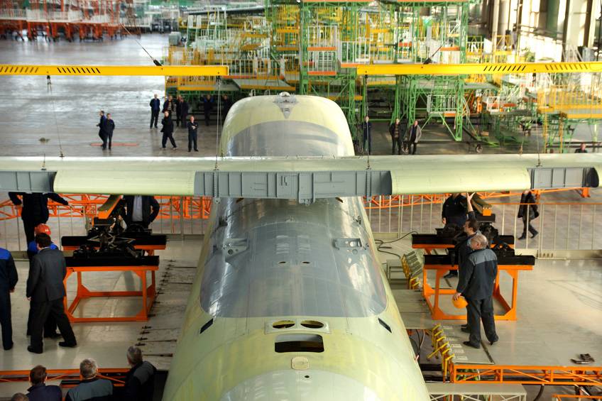 Ил-112, последние новости 2020 о производстве самолета, описание и характеристики, двигатель и скорость, экипаж, вместимость салона и грузоподъемность