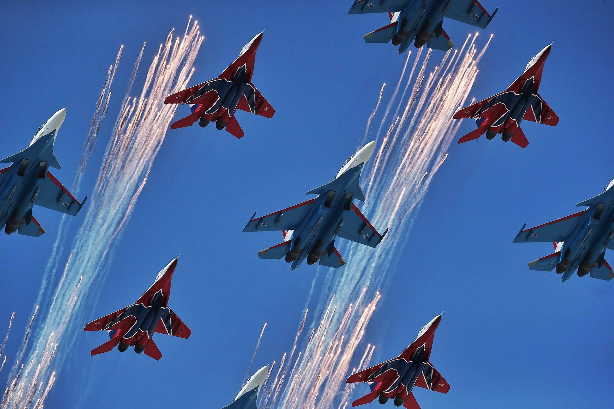 Пилотажные группы россии: список, признаки системного эффекта в полетах, витязи, стрижи, история создания