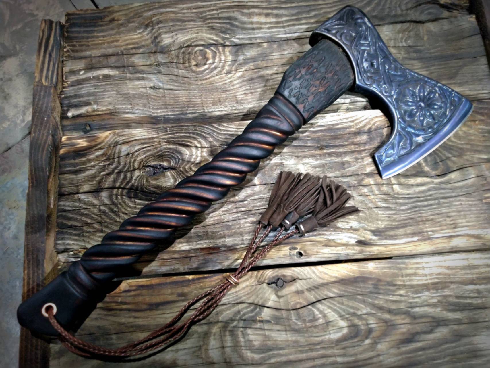 Кованый топор: охотничий, уральский, таёжный, боевое оружие викингов .