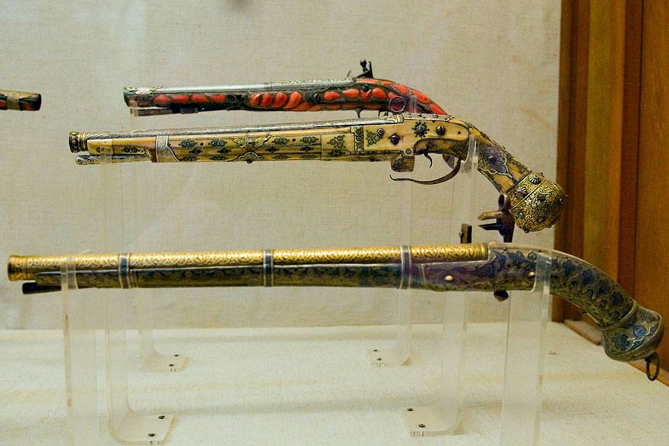 Индийский боевой топор — стилет — фитильный пистолет середины 18 века