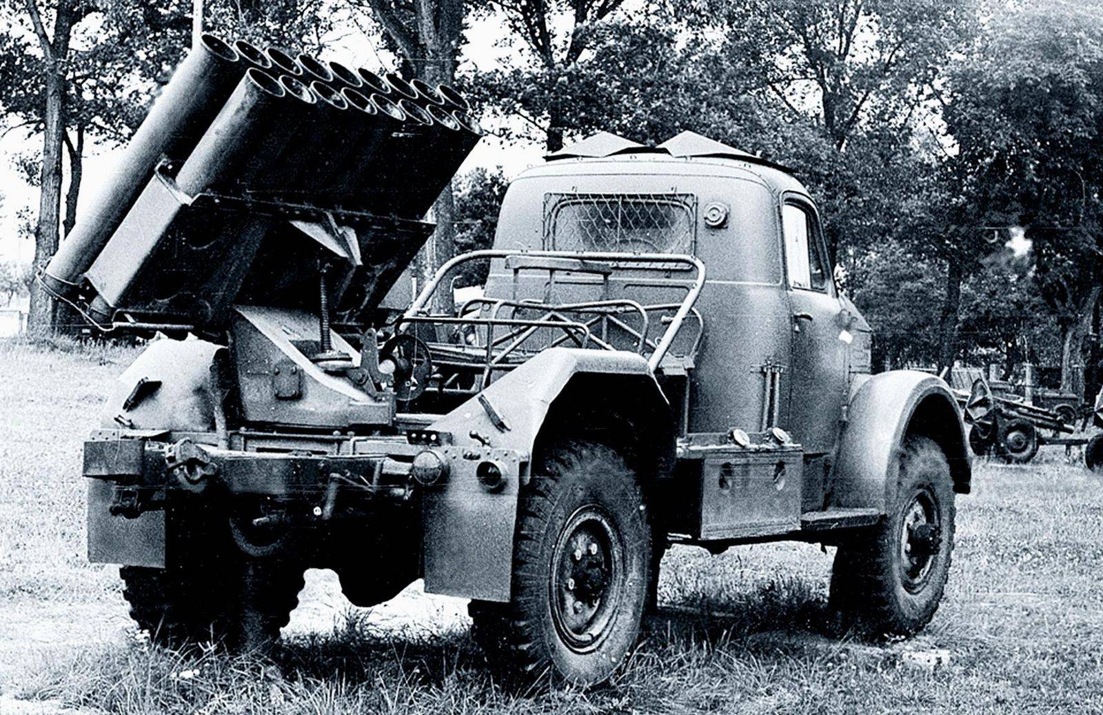 Советская боевая машина БМ-14-17М – первая послевоенная реактивная система залпового огня