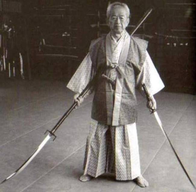 Кимоно японское: история возникновения, особенности и традиции