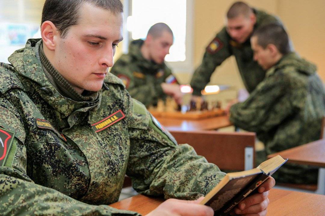 Можно ли брать с собой книги в армию?