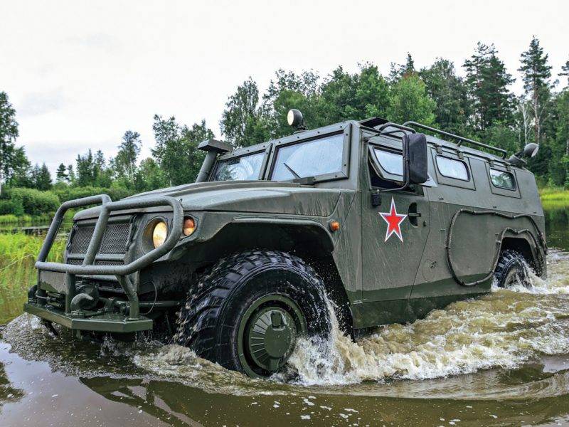 «конструктивно ближе к бронетранспортёру»: на что способен российский армейский автомобиль «тигр-м» — рт на русском