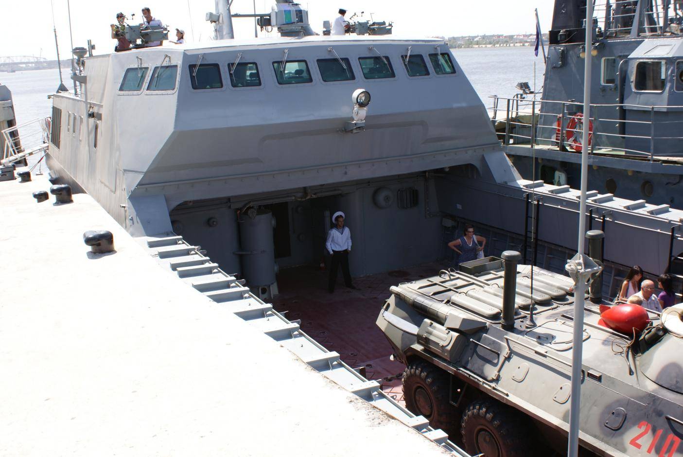 Десантные катера проекта 11770