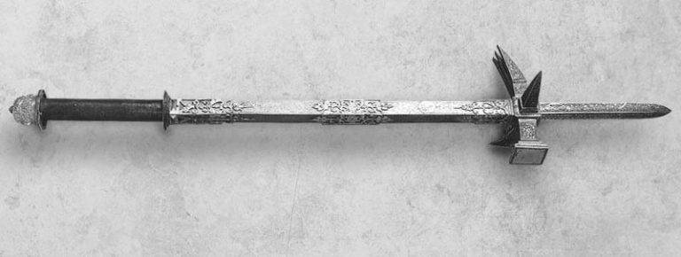 Боевой молот: оружие средневековья, двуручный, длиннодревковый, короткий, знак отличия главнокомандующего