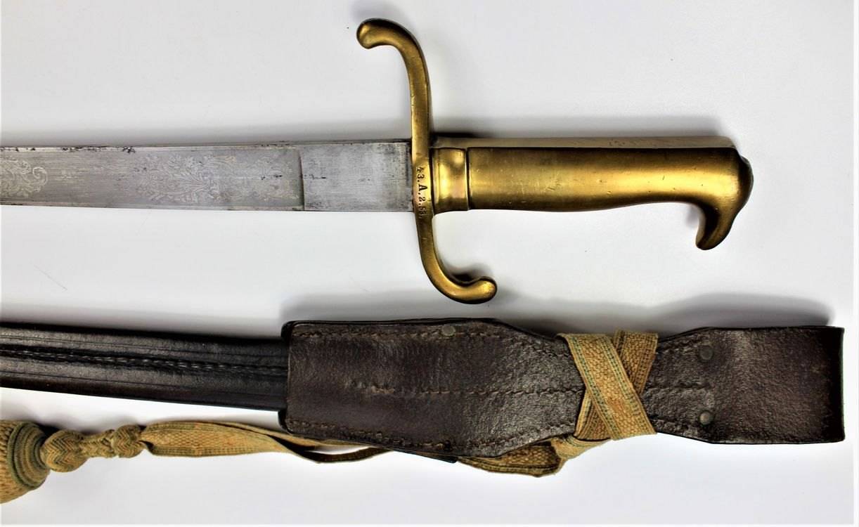 Тесак - большой нож: холодное оружие, виды - абордажный, пехотный, охотничий, сапёрный, армейский, как выглядит