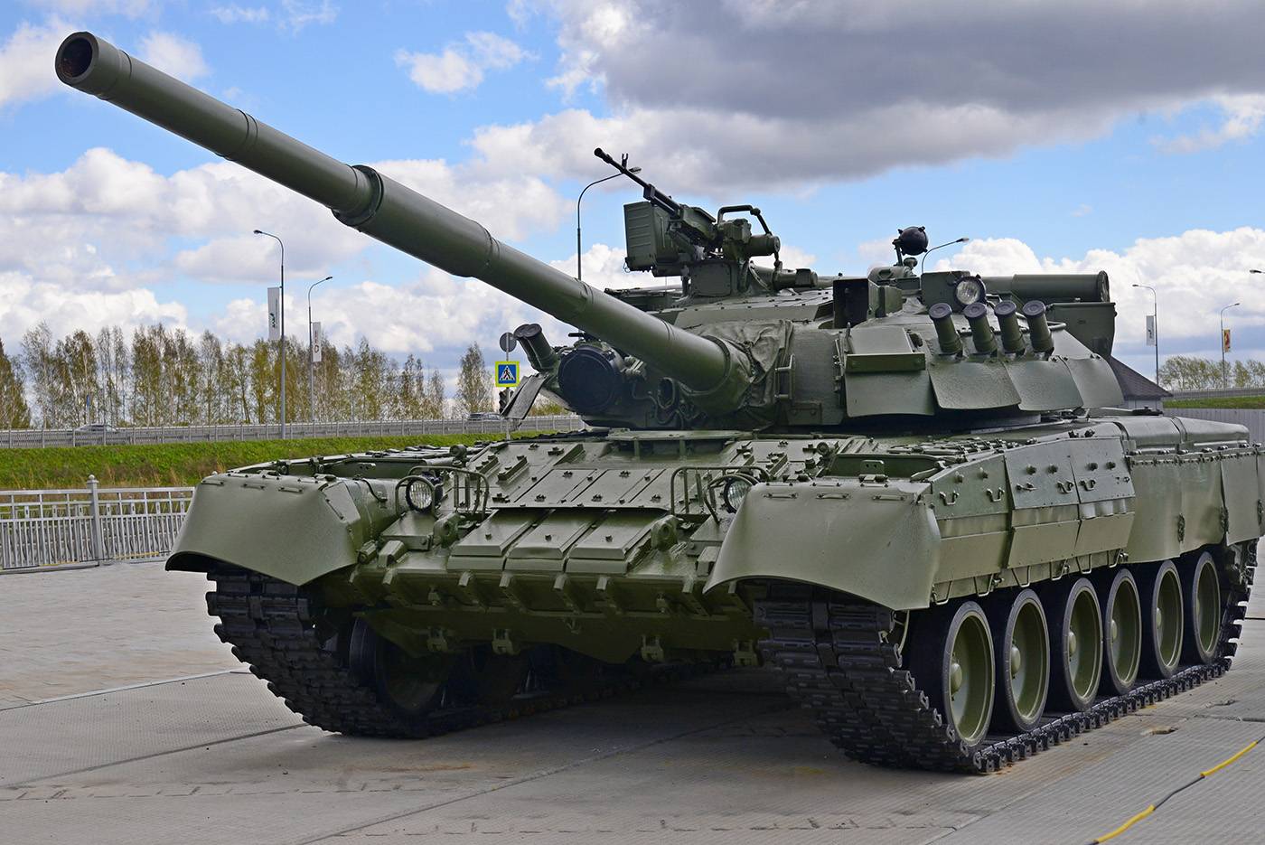 Основной боевой танк Т-80 УД «Береза»