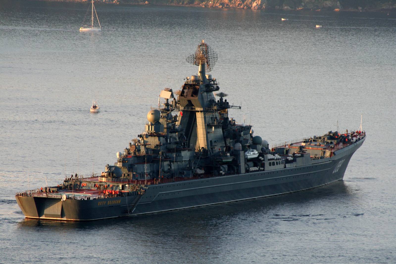 «петр великий» – российский атомный богатырь. таких мощных кораблей нет даже у сша