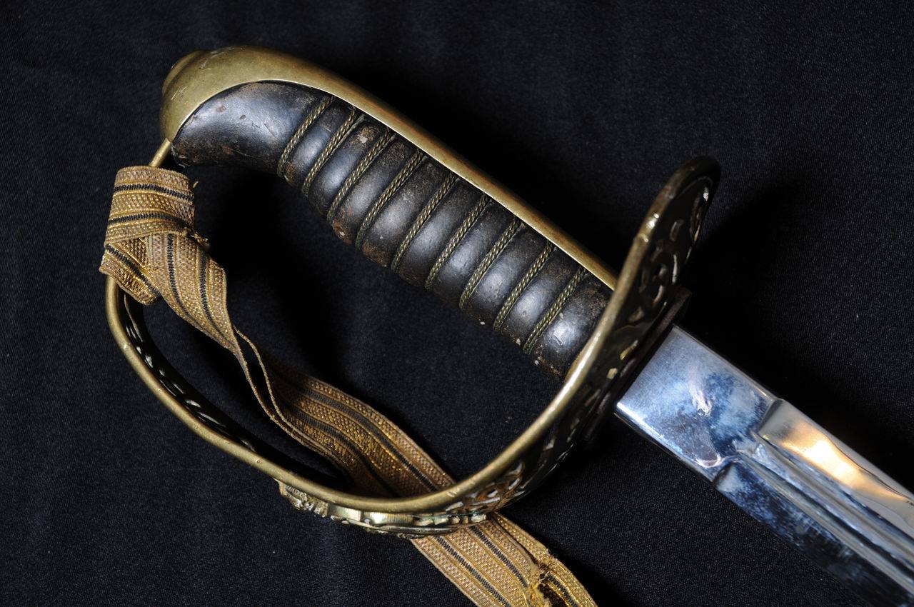 Палаш - холодное оружие: шотландский, абордажный, морской офицерский, кавалерийский меч, применение в бою