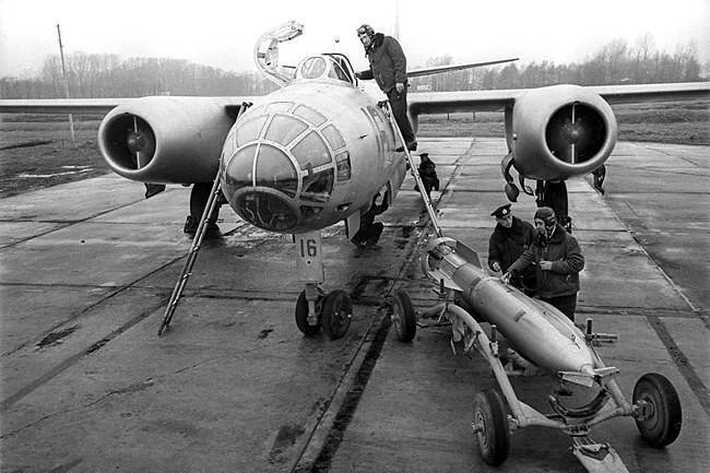 Ил-28 бомбардировщик: самолёт, характеристики (ттх), техническое описание, история создания, боевое применение