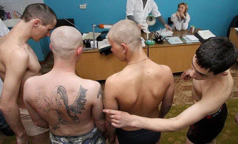 Берут ли сейчас в армию с татуировками: разбираемся в вопросе