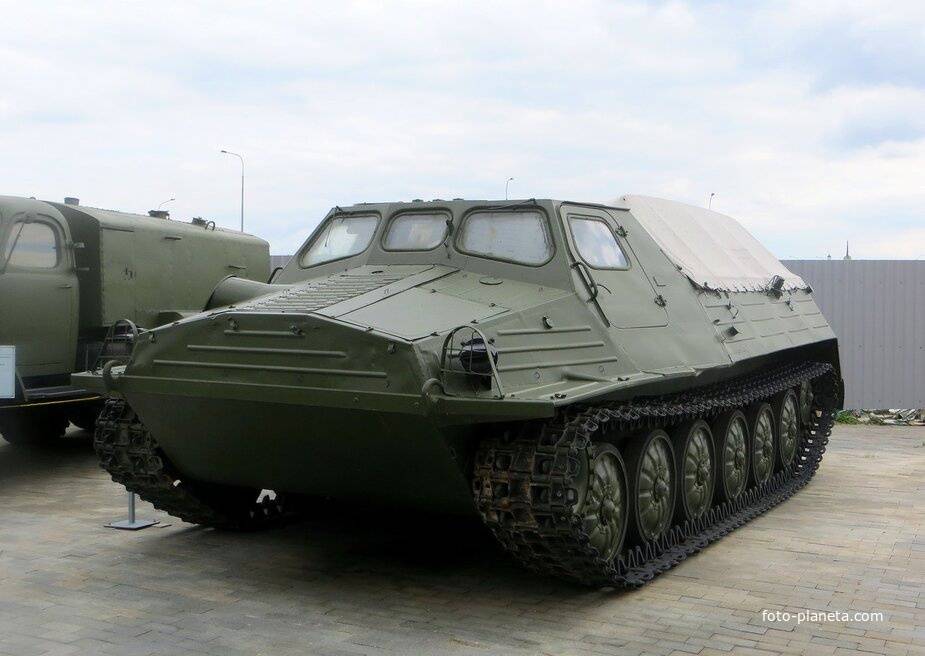 Дегазационный комплект войсковой ДКВ-1с на базе тягача ГТТ