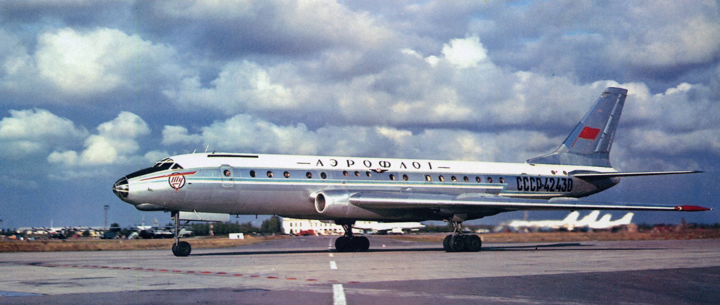 Ту-104-первый советский реактивный пассажирский самолёт (12 фото)