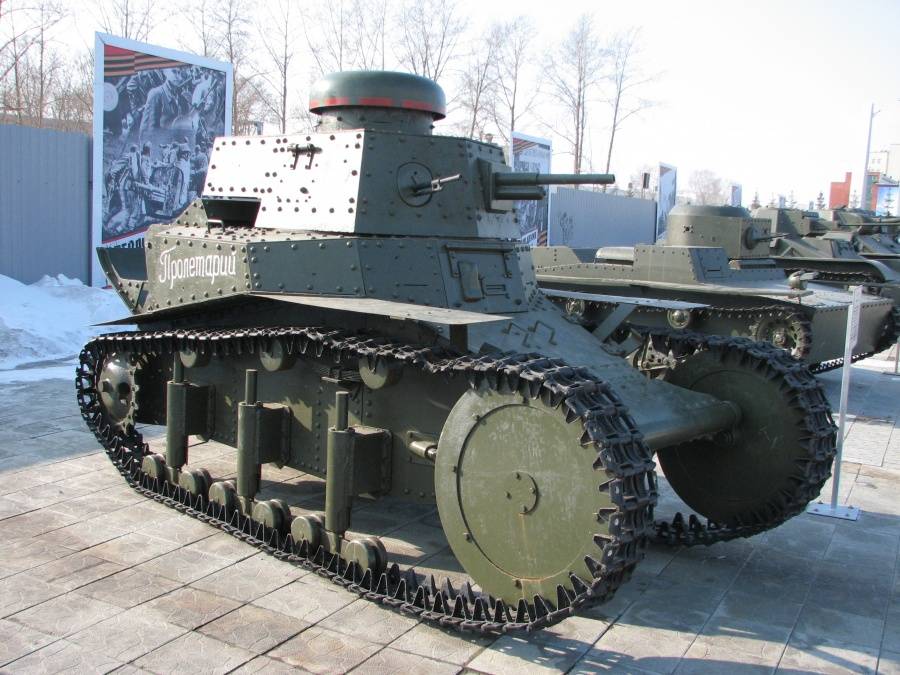 Модель советского танка "мс-1" (т-18) в натуральную величину