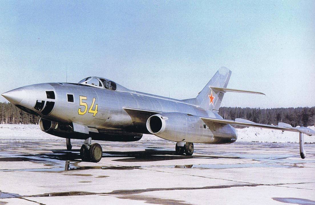 Советский реактивный истребитель як-28, описание и особенности