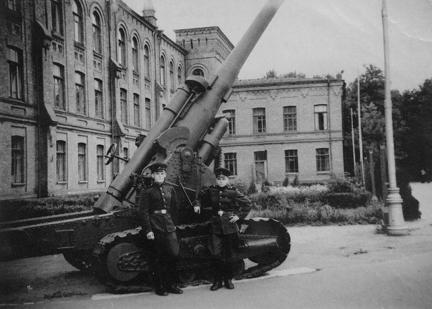 Артиллерия, крупный калибр: 203-мм гаубица б-4