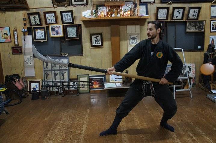 Фехтование на мечах: обучение с двуручным, полуторным и японским, уроки, как называется бой в японии