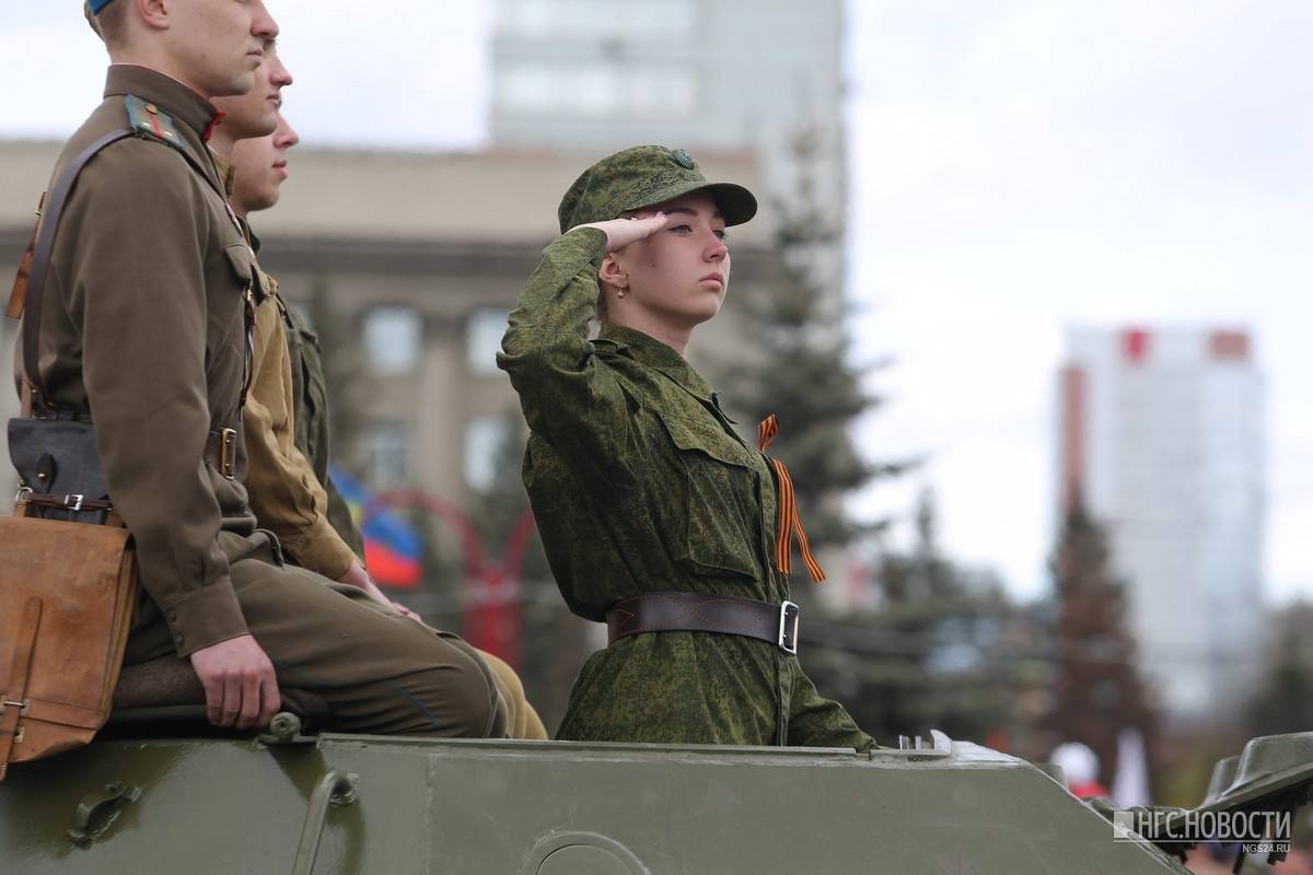 Служба по контракту для женщин в армии России