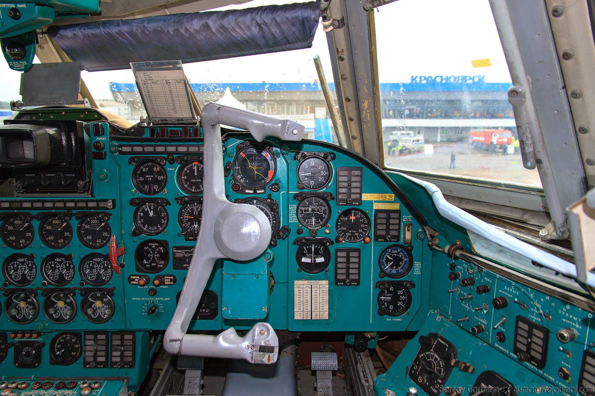Обзор самолета ил-18