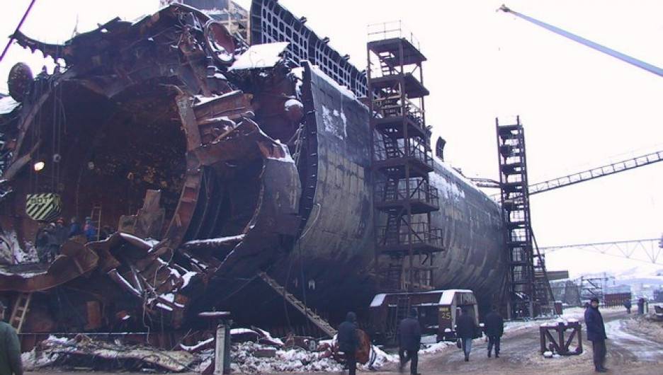 Кто затопил подводную лодку курск. 10 фактов о таинственной гибели апл к-141 курск