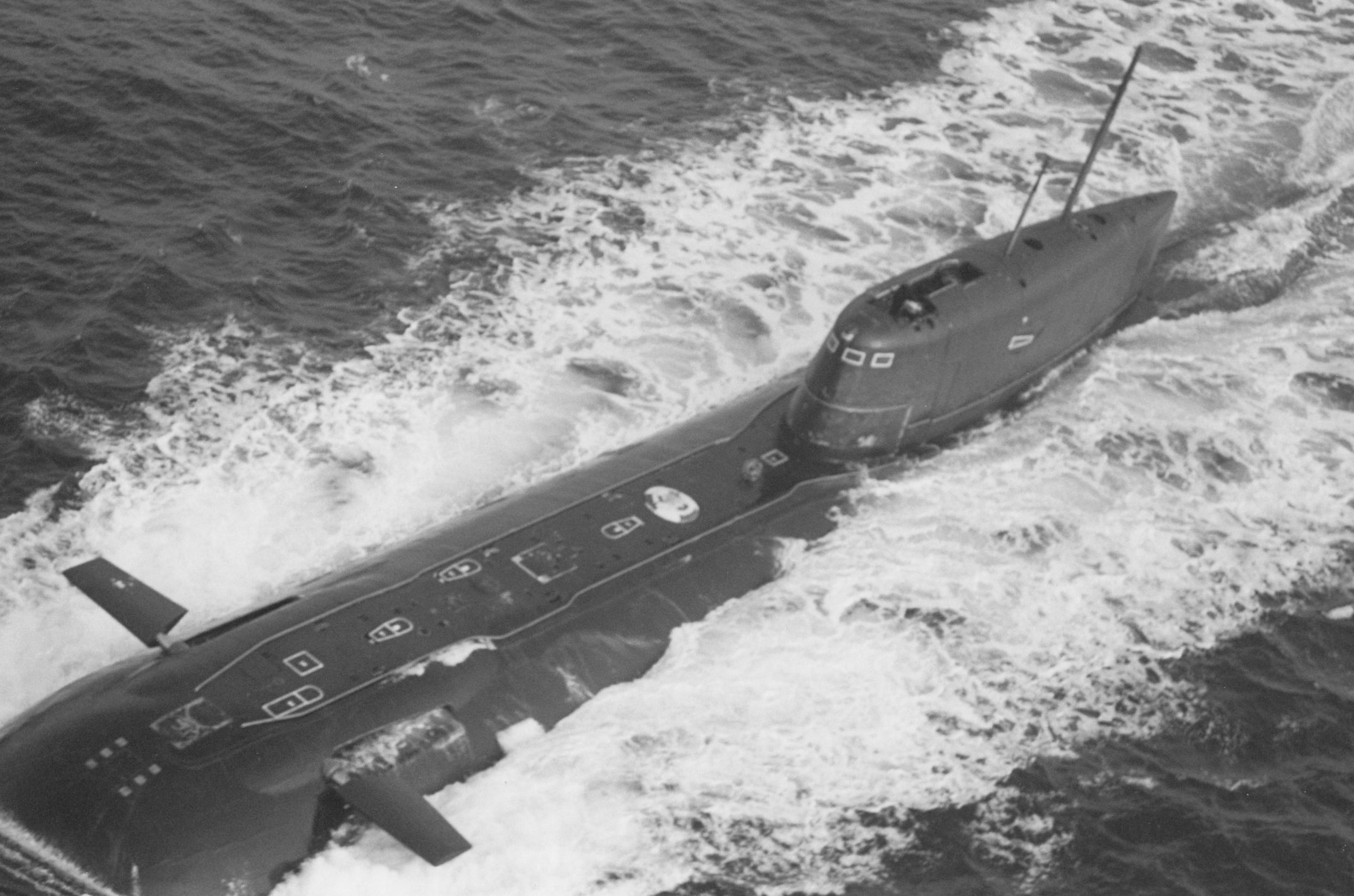 383,атомная подводная лодка комсомолец
