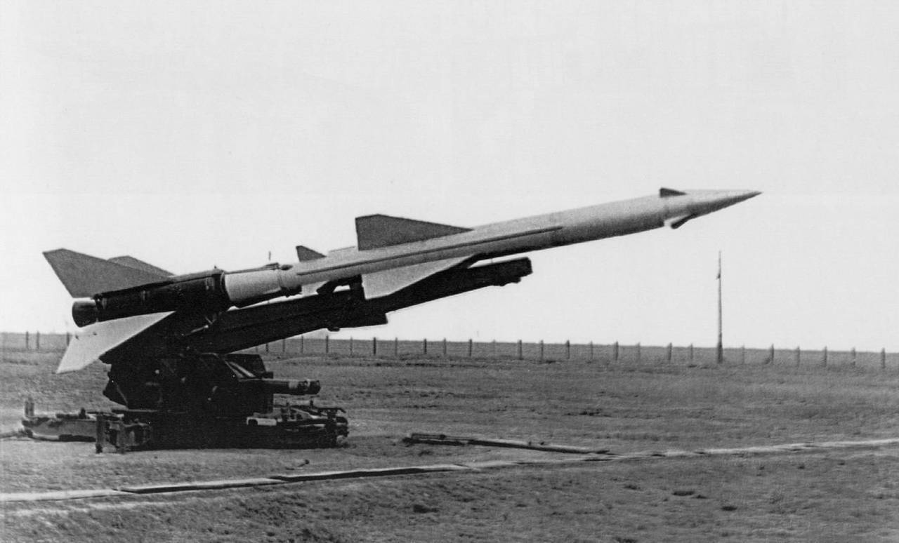 11 декабря 1957 года был принят на вооружение зрк са-75 "двина"
