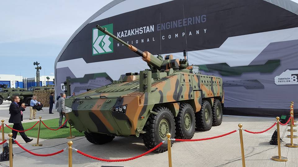 «бумеранг» vs бтр-80. зачем российской армии «тяжёлые колёса»?