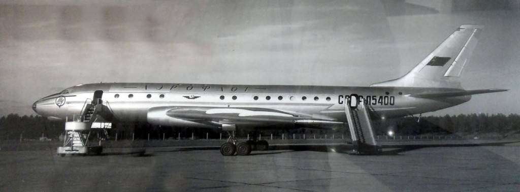 Самолет ту-104: фото салона, история создания