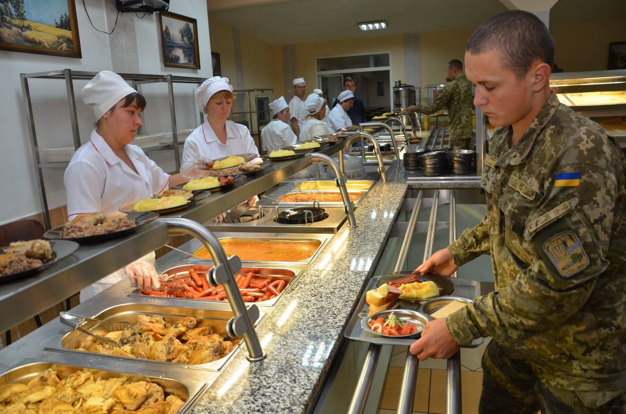 Чем кормят в армии