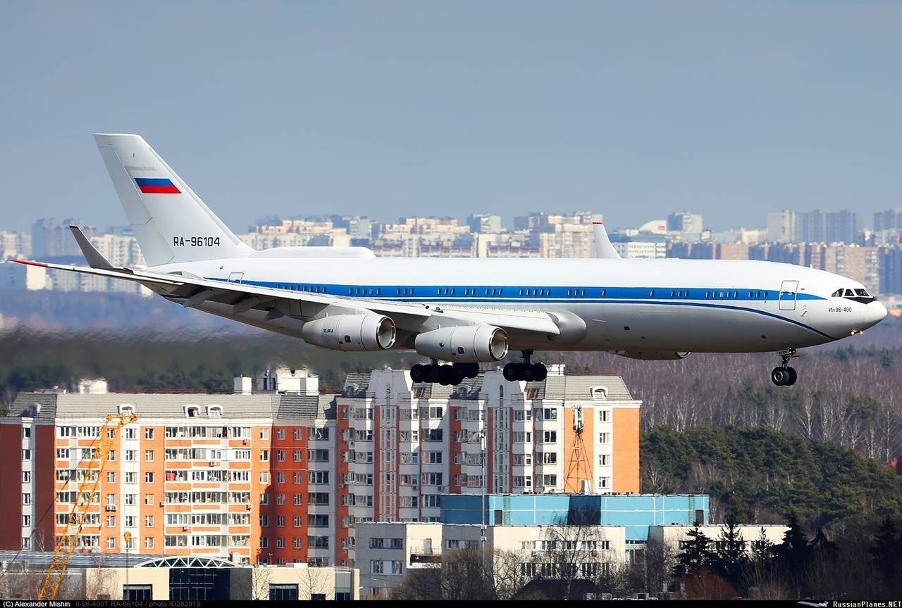 Что внутри путинского самолета-кремля, и что представляет собой отряд "россия"
