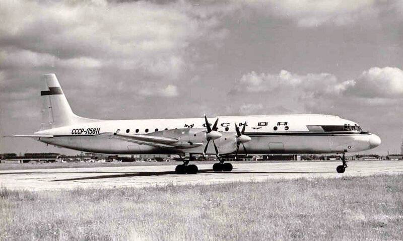 Ил-18 пассажирский самолет для дальних перелетов