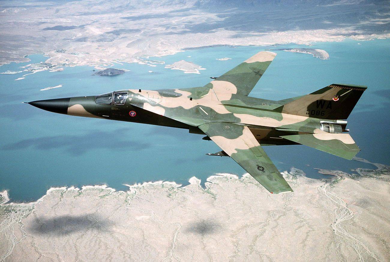 F-111 general dynamics: самолёт aardvark, истребитель, тактический бомбардировщик, технические характеристики