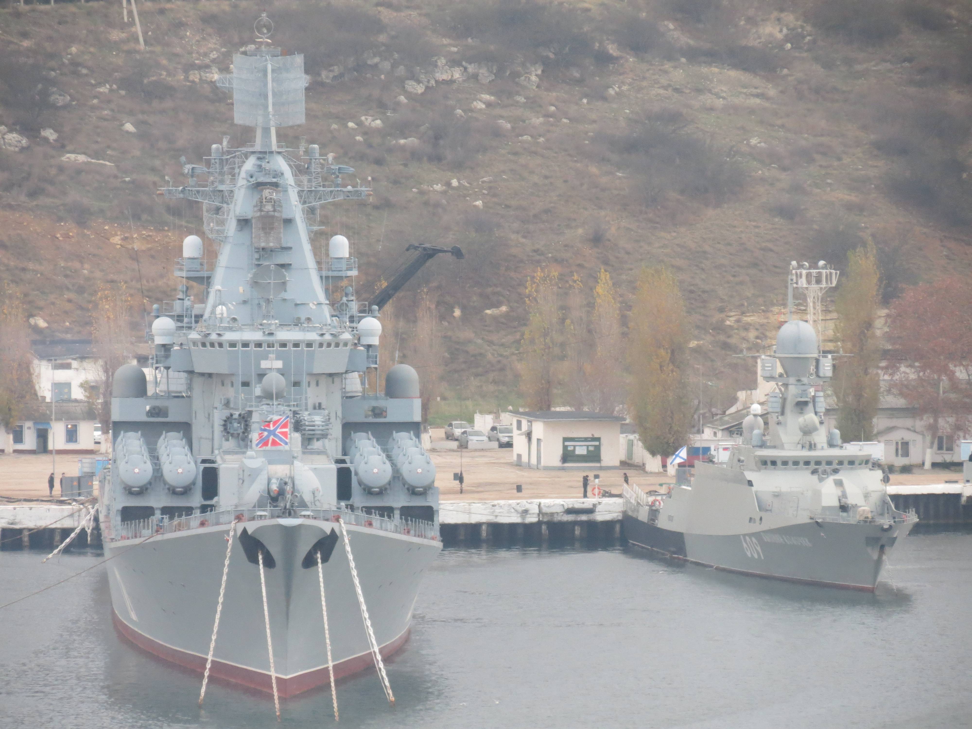 Ракетный крейсер "маршал устинов"1:700 — каропка.ру — стендовые модели, военная миниатюра