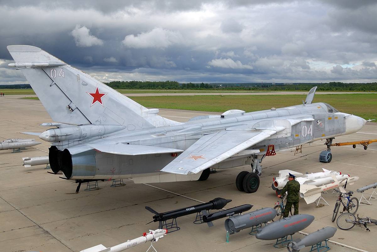 Небесный «фехтовальщик»: почему су-24м остаётся одним из лучших фронтовых бомбардировщиков в мире — рт на русском